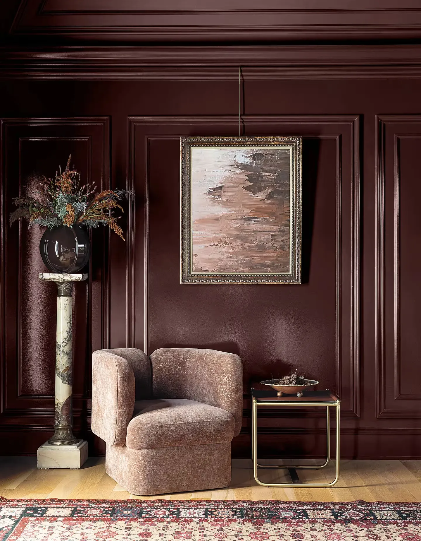 sitting-area-dark-brown-walls